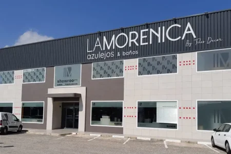 fachada-azulejos-la-morenica-qip7z05lpsnx2lhjnia64snxfl67nugf1v7jhvnfcg